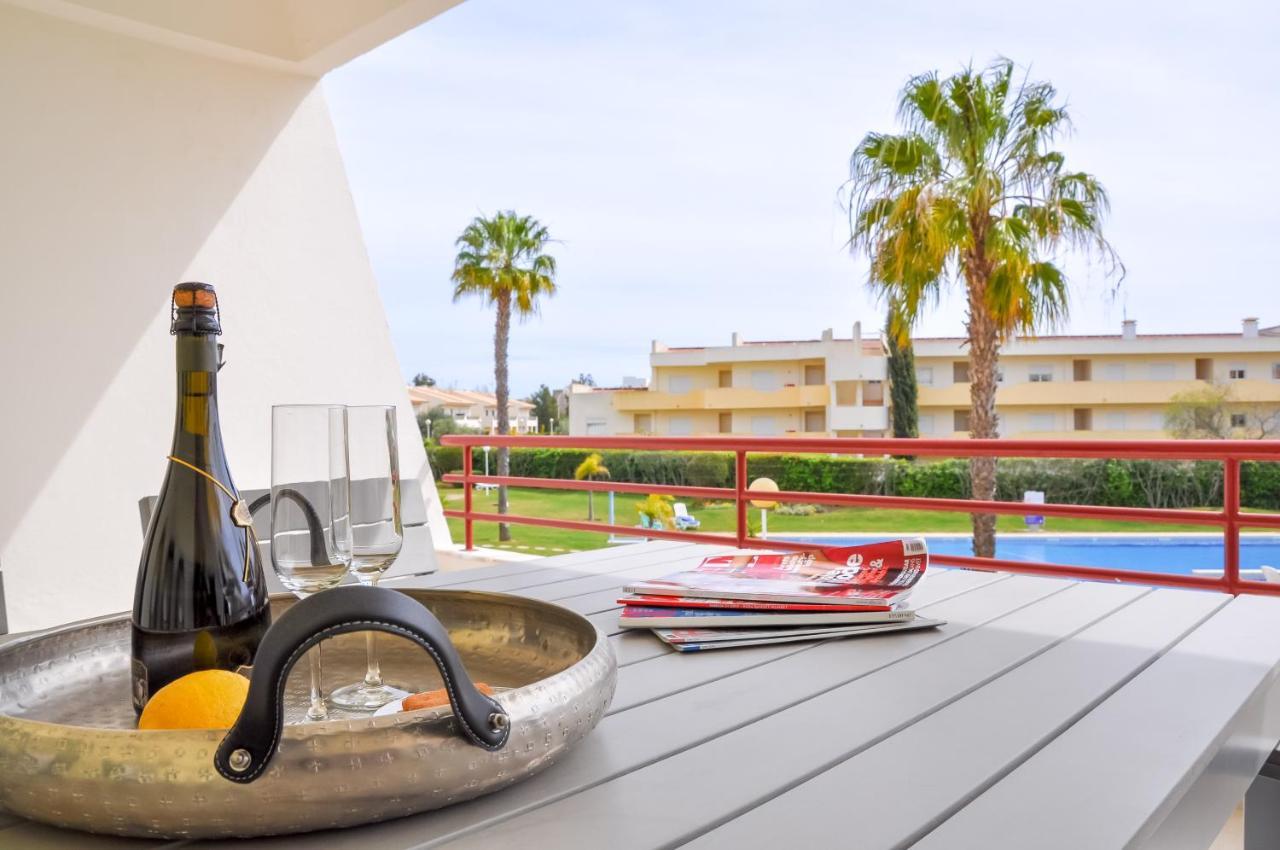 Lovelystay - 2Br Modern, Pool Access, Close To Marina & Beach Quarteira Zewnętrze zdjęcie