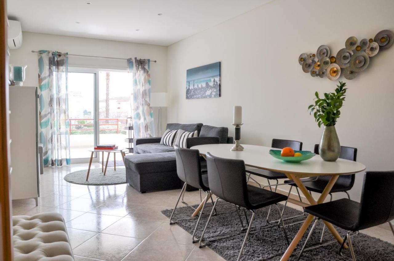 Lovelystay - 2Br Modern, Pool Access, Close To Marina & Beach Quarteira Zewnętrze zdjęcie