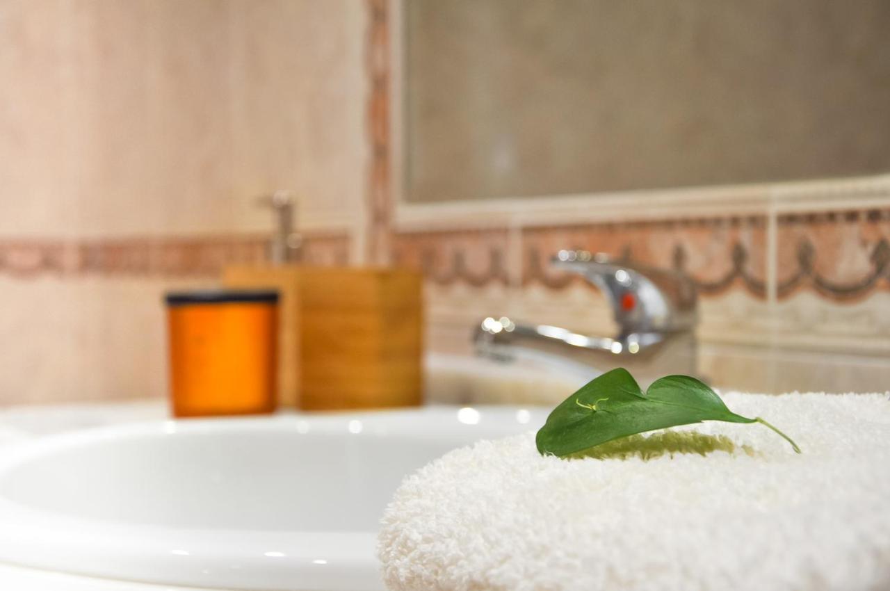 Lovelystay - 2Br Modern, Pool Access, Close To Marina & Beach Quarteira Zewnętrze zdjęcie
